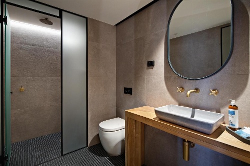 Zara Tower  Luxury Suites and Apartments image 12